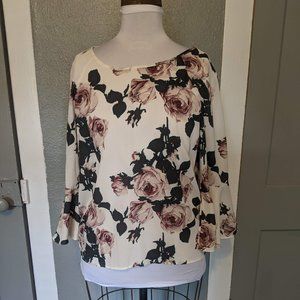 Le Lis green and mauve floral top with bell sleeves, medium large